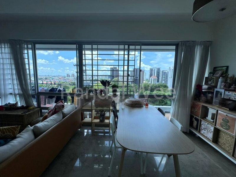 3 Bed Condo for Rent in  One Fort - Image 7